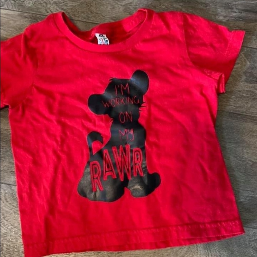Ion king tee